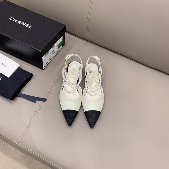 Chanel 2021 pearl and lambskin slingback